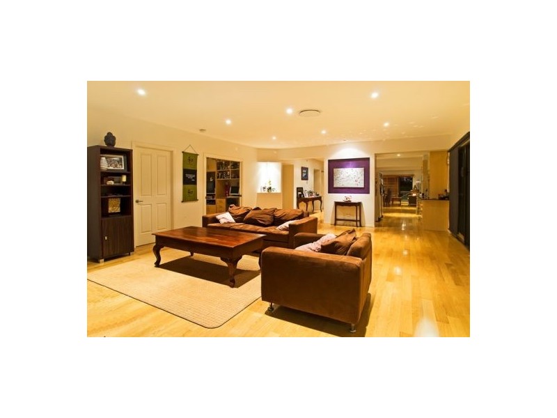 222 Acanthus Avenue, Burleigh Waters QLD 4220