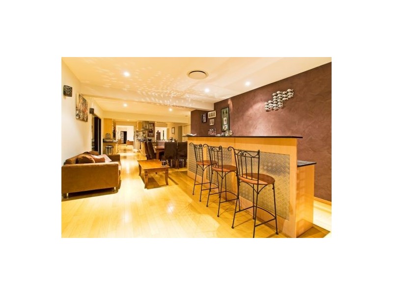 222 Acanthus Avenue, Burleigh Waters QLD 4220