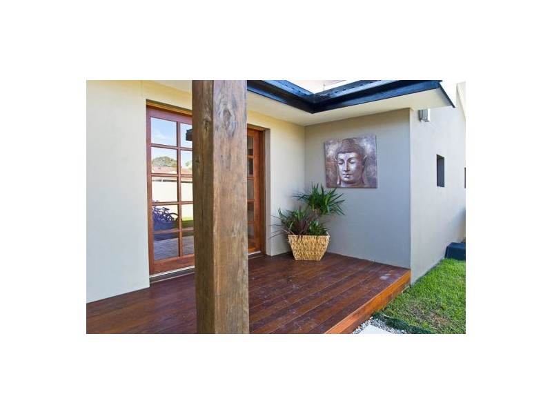 222 Acanthus Avenue, Burleigh Waters QLD 4220