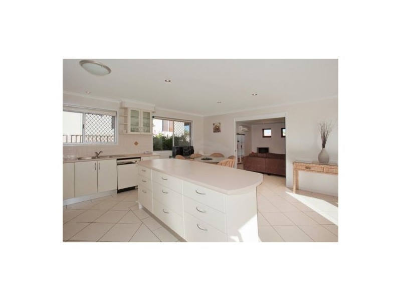 10 Eagle Avenue, Burleigh Waters QLD 4220