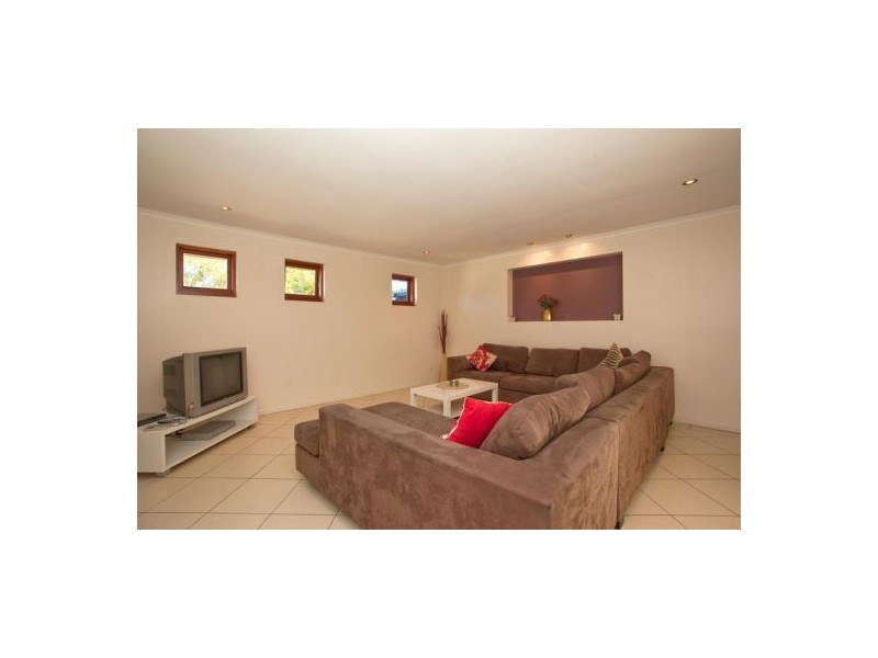 10 Eagle Avenue, Burleigh Waters QLD 4220