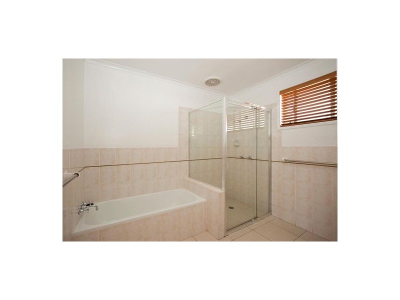 10 Eagle Avenue, Burleigh Waters QLD 4220