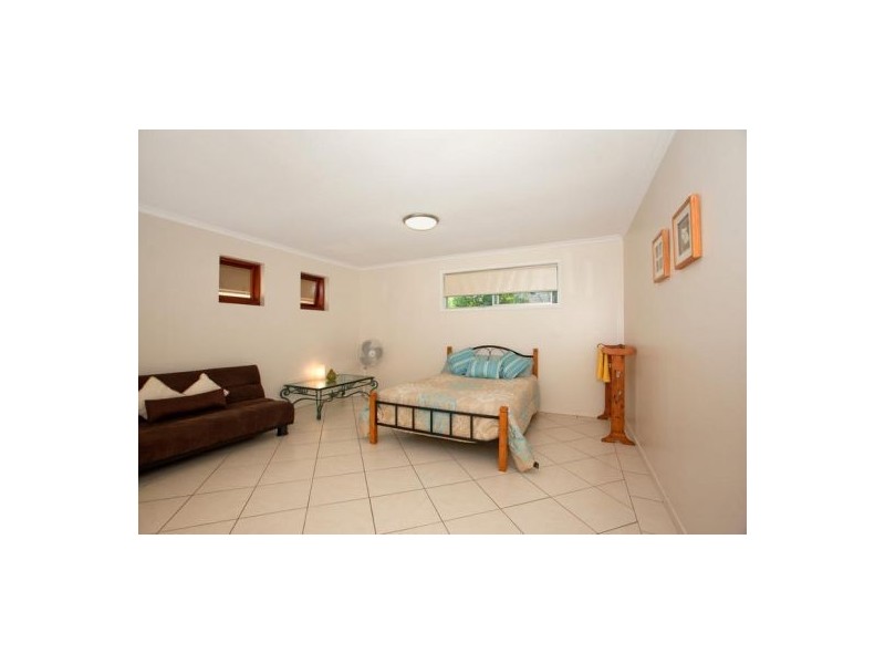 10 Eagle Avenue, Burleigh Waters QLD 4220