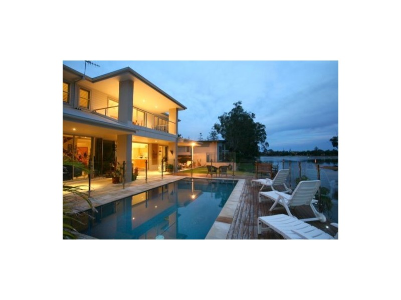 10 Elanora Drive, Burleigh Heads QLD 4220