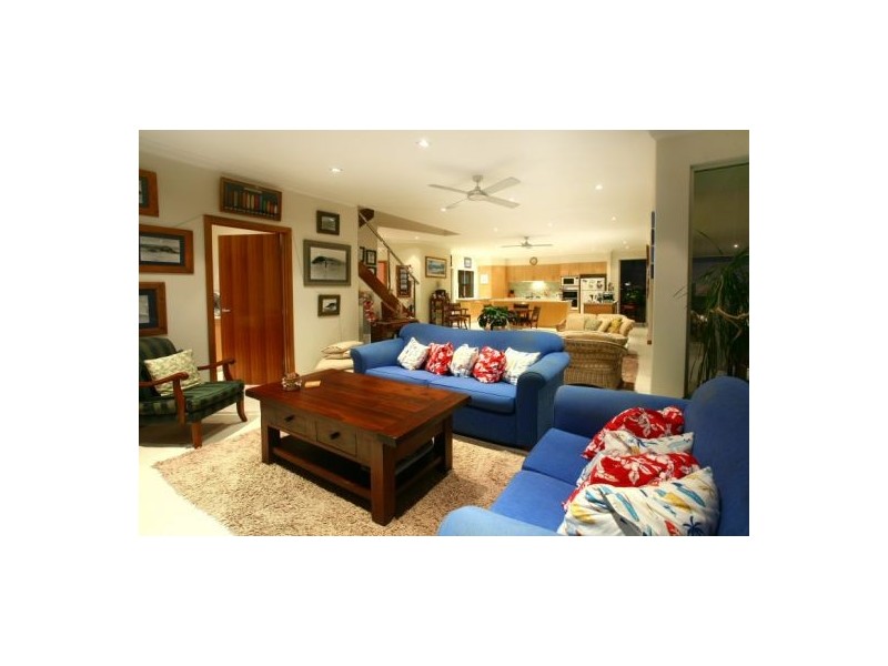 10 Elanora Drive, Burleigh Heads QLD 4220