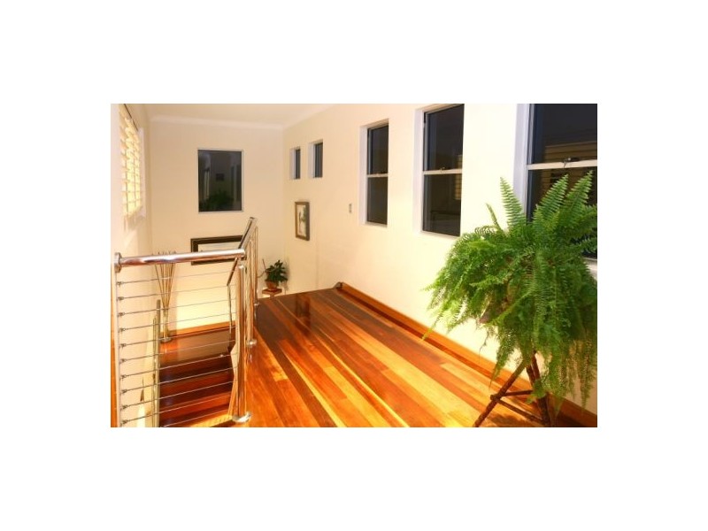 10 Elanora Drive, Burleigh Heads QLD 4220