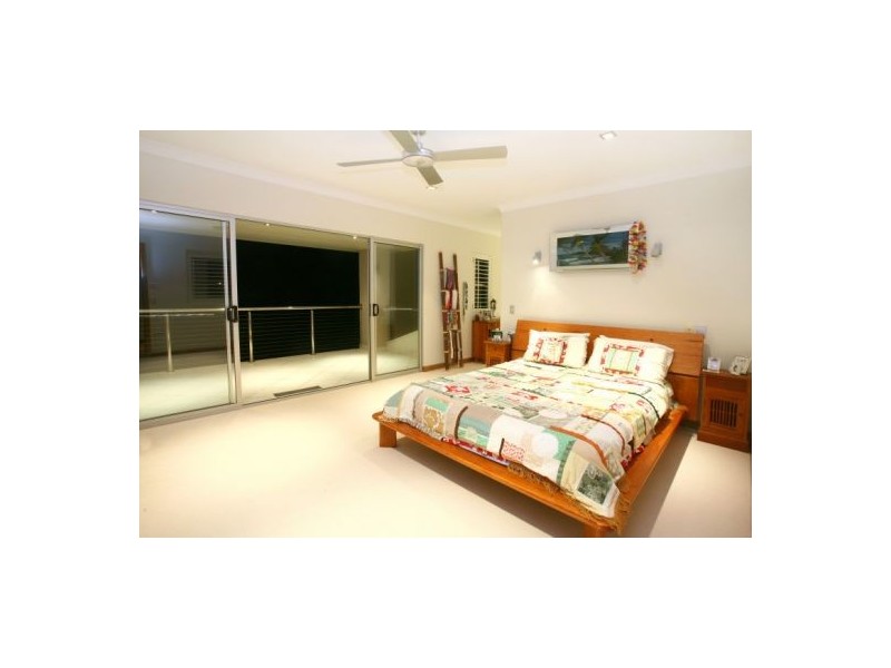 10 Elanora Drive, Burleigh Heads QLD 4220