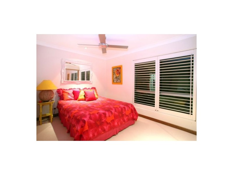 10 Elanora Drive, Burleigh Heads QLD 4220