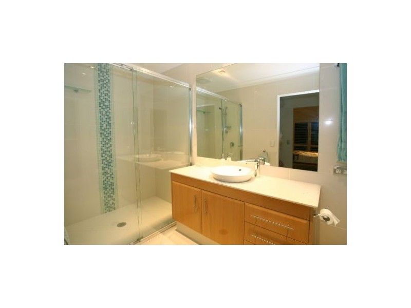 10 Elanora Drive, Burleigh Heads QLD 4220