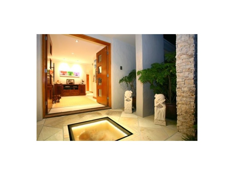 10 Elanora Drive, Burleigh Heads QLD 4220