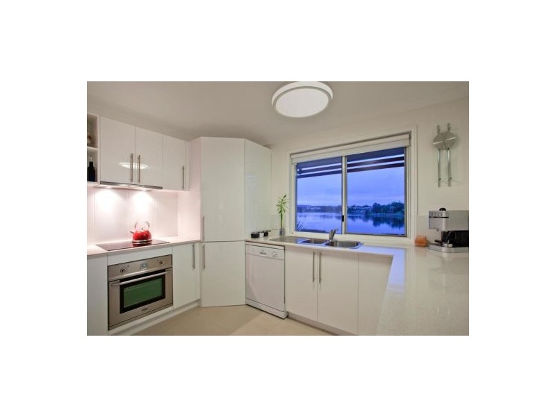 44 Dipper Drive, Burleigh Waters QLD 4220