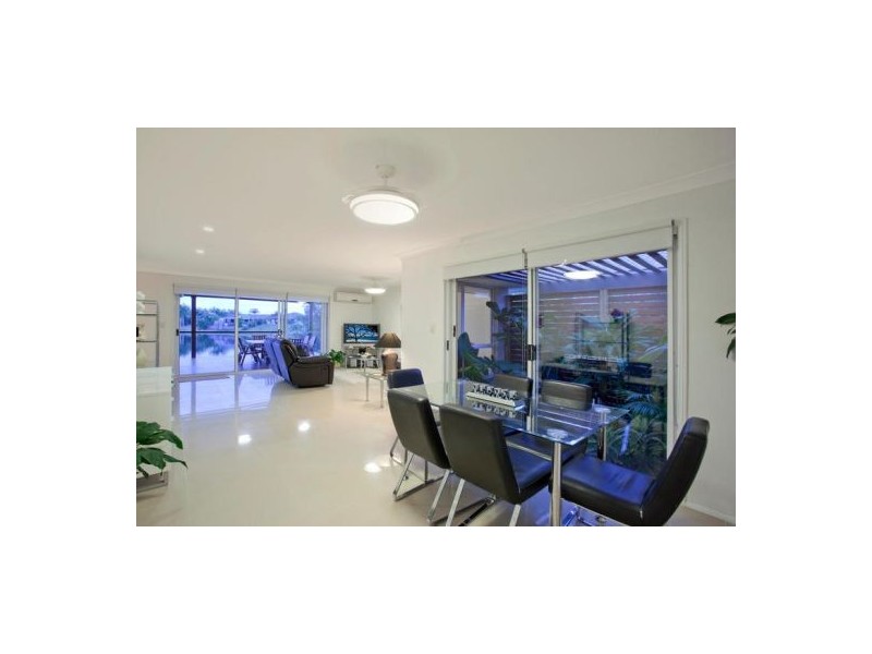 44 Dipper Drive, Burleigh Waters QLD 4220