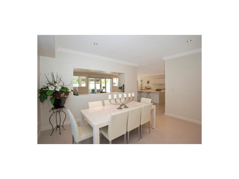 111 Dunlin Drive, Burleigh Waters QLD 4220