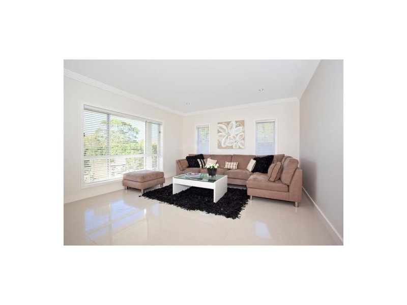 111 Dunlin Drive, Burleigh Waters QLD 4220