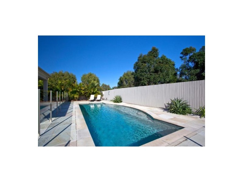 111 Dunlin Drive, Burleigh Waters QLD 4220