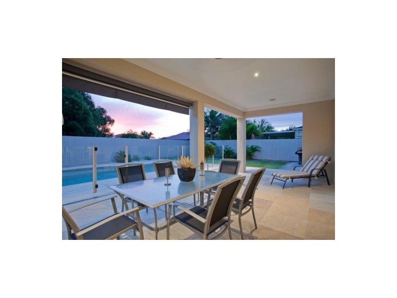 111 Dunlin Drive, Burleigh Waters QLD 4220