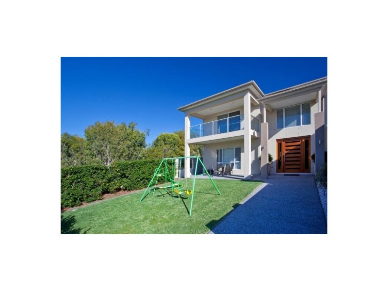 111 Dunlin Drive, Burleigh Waters QLD 4220