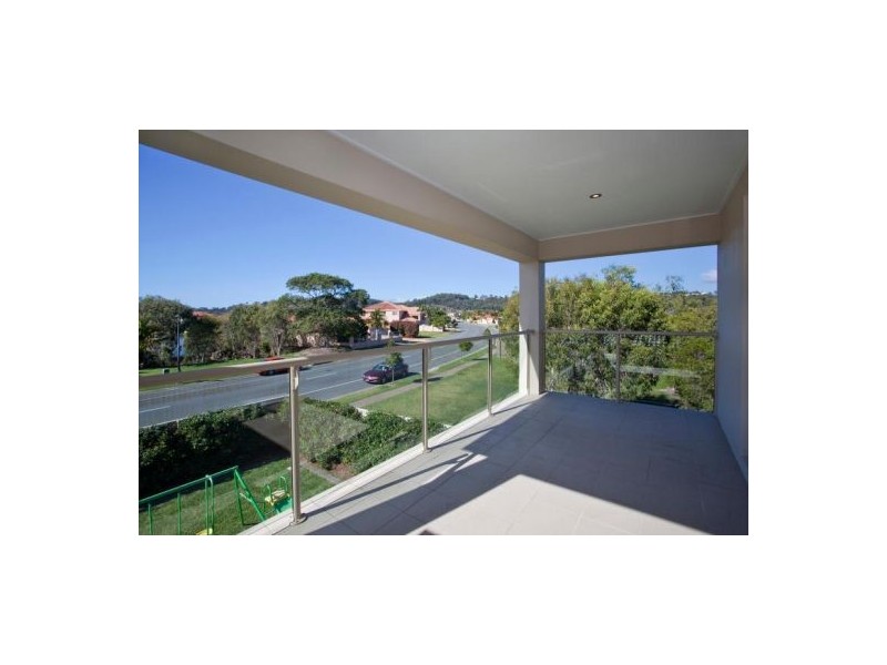 111 Dunlin Drive, Burleigh Waters QLD 4220