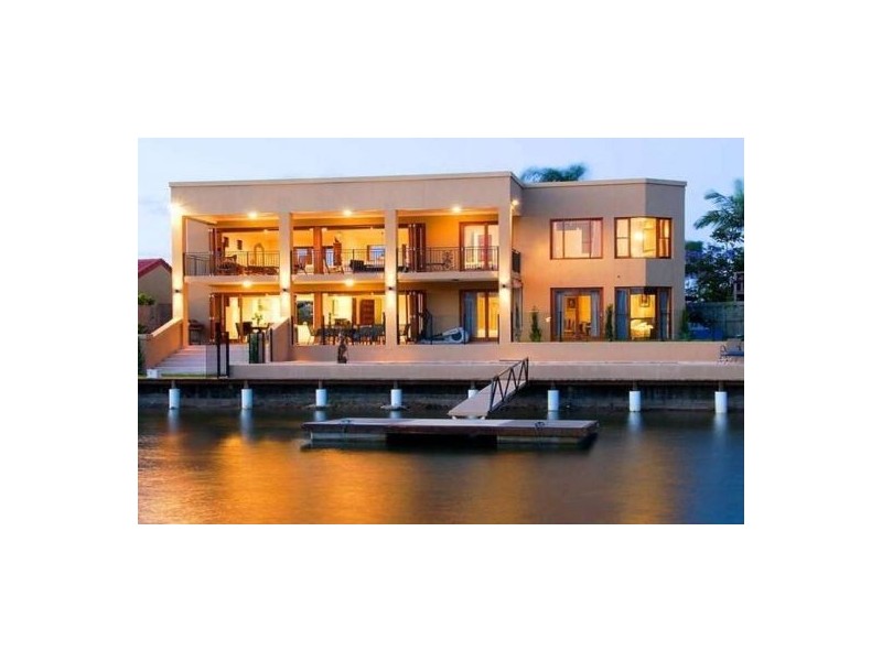 14 Monte Vista Court, Broadbeach Waters QLD 4218