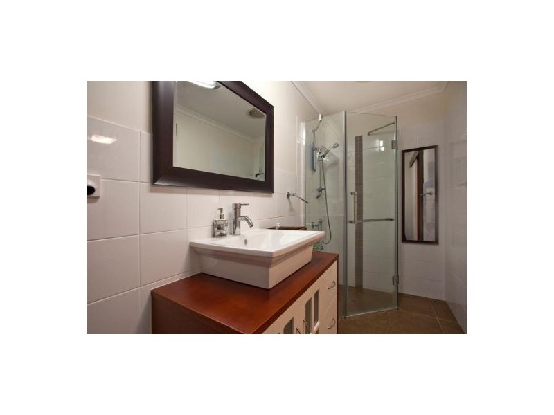20 Kingfisher Crescent, Burleigh Waters QLD 4220