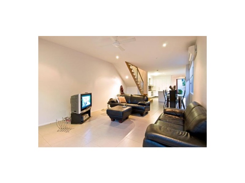 1/3 Banksia Broadway, Burleigh Heads QLD 4220