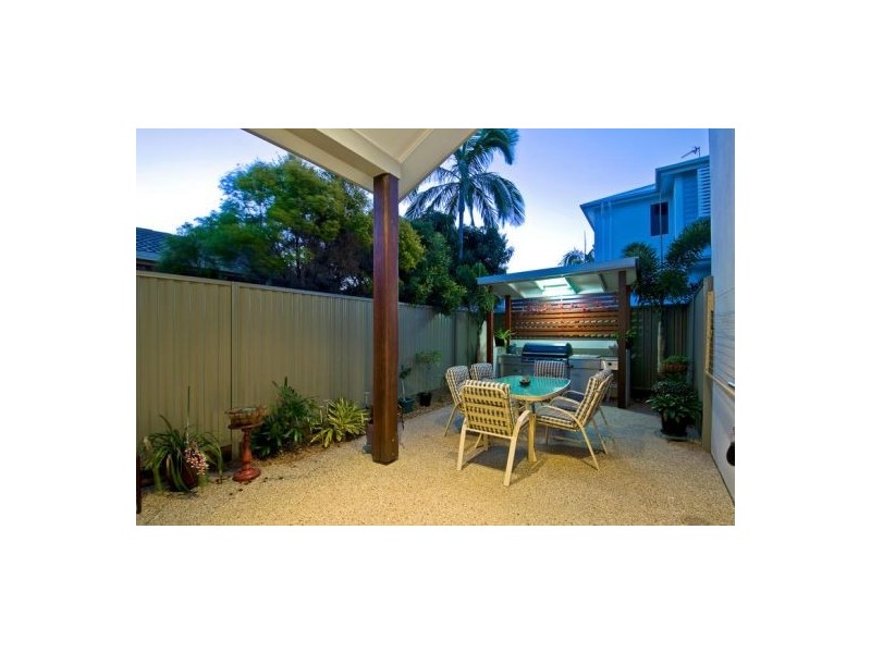 1/3 Banksia Broadway, Burleigh Heads QLD 4220