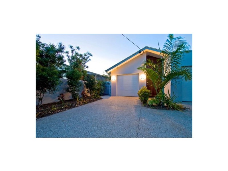 1/3 Banksia Broadway, Burleigh Heads QLD 4220