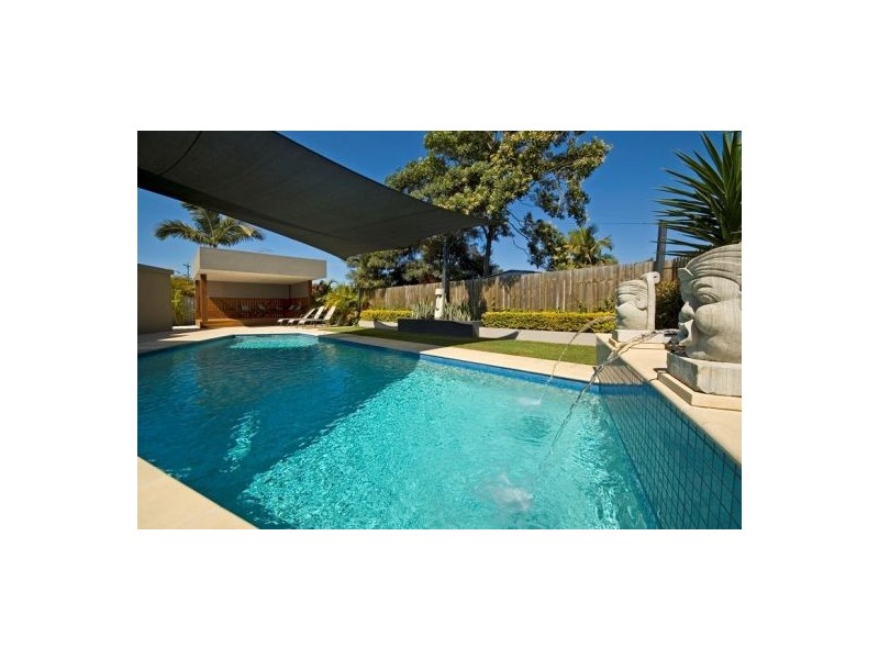 8 Comet Court, Burleigh Waters QLD 4220