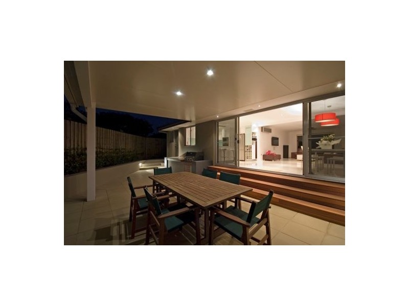 8 Comet Court, Burleigh Waters QLD 4220