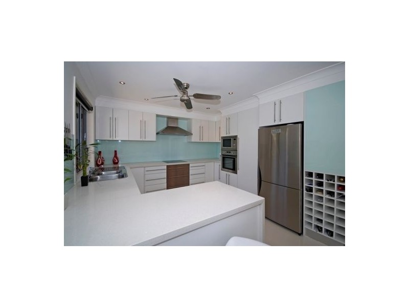 8 Comet Court, Burleigh Waters QLD 4220