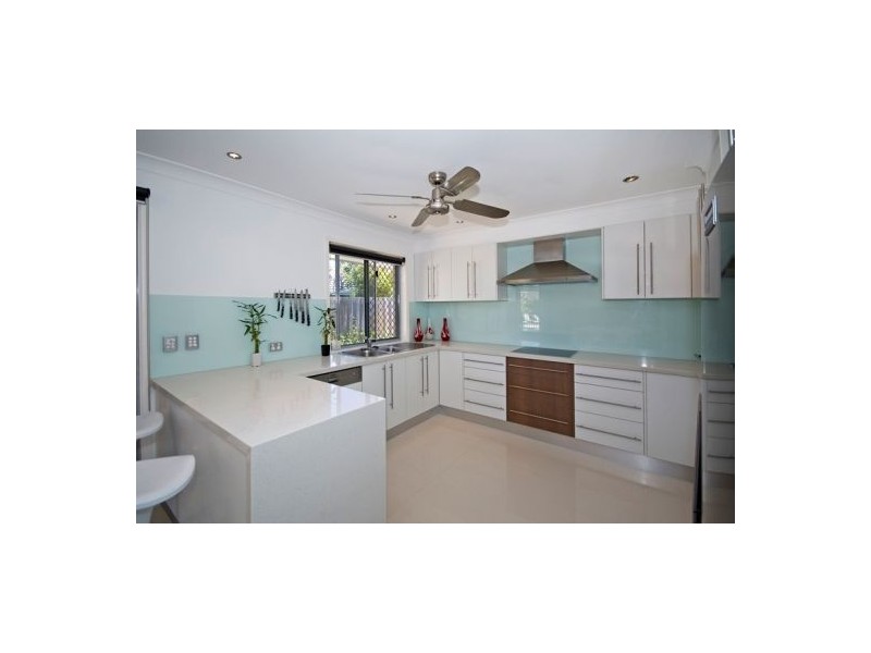 8 Comet Court, Burleigh Waters QLD 4220