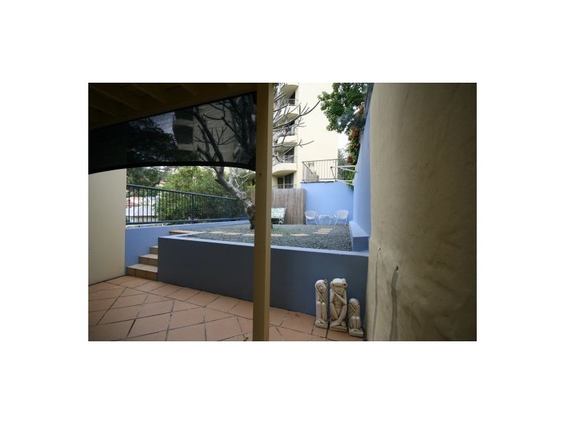 2/52 Ewart Street, Burleigh Heads QLD 4220