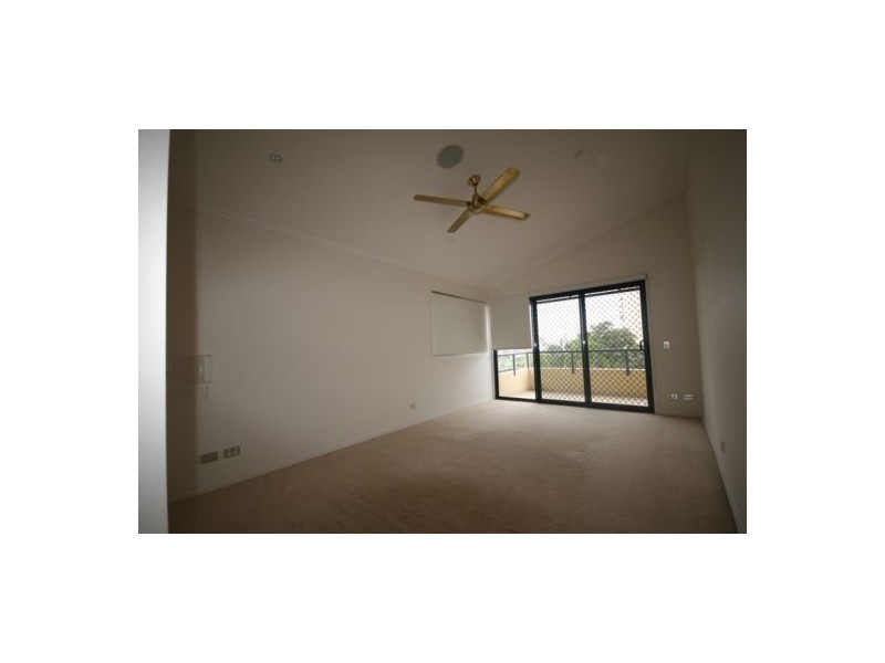 2/52 Ewart Street, Burleigh Heads QLD 4220