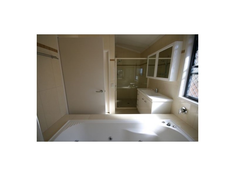 2/52 Ewart Street, Burleigh Heads QLD 4220