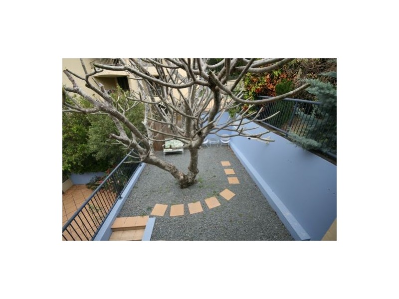 2/52 Ewart Street, Burleigh Heads QLD 4220