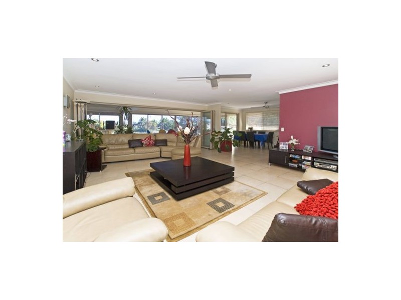 52 Jabiru Avenue, Burleigh Waters QLD 4220