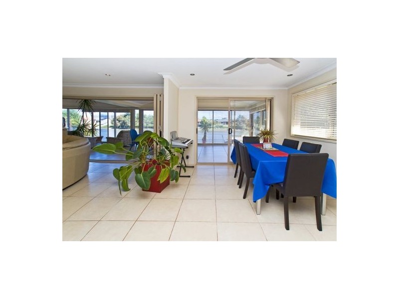 52 Jabiru Avenue, Burleigh Waters QLD 4220