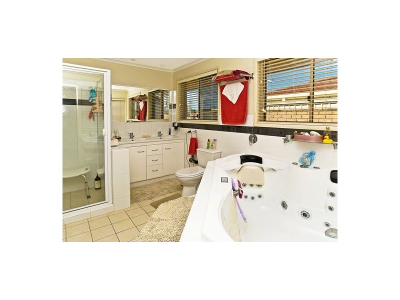 52 Jabiru Avenue, Burleigh Waters QLD 4220