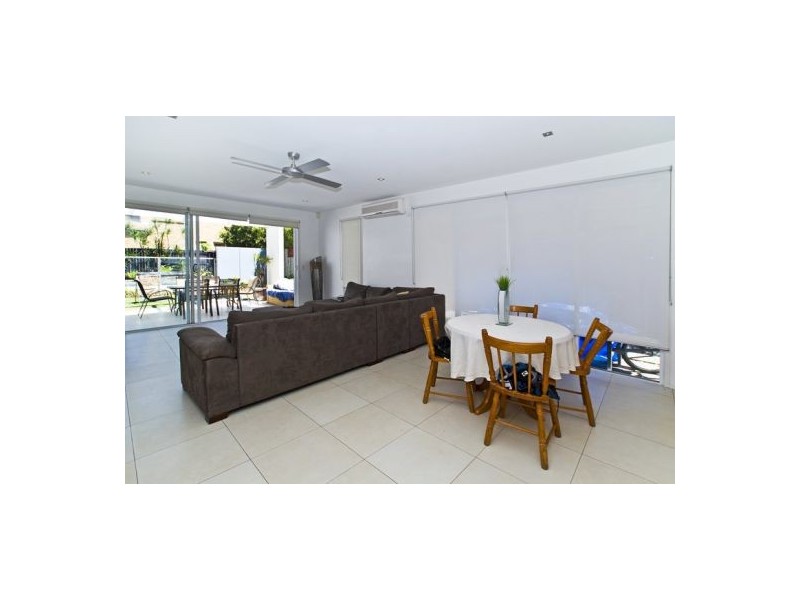 2/1874 Gold Coast Highway, Burleigh Heads QLD 4220