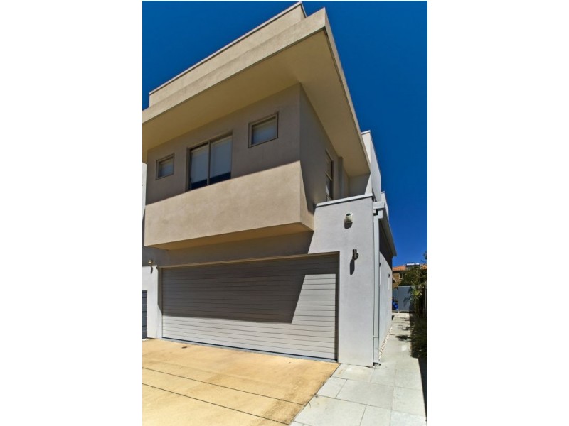 2/1874 Gold Coast Highway, Burleigh Heads QLD 4220