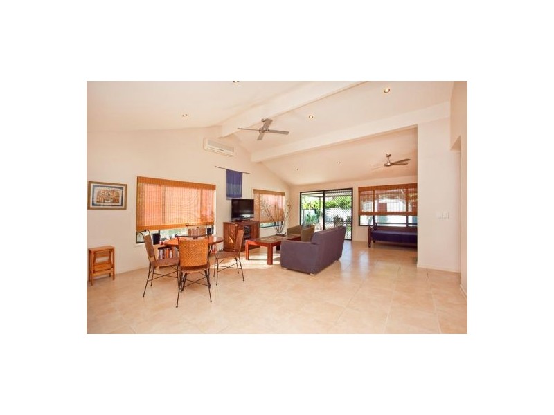 72 Mountain View Avenue, Burleigh Waters QLD 4220