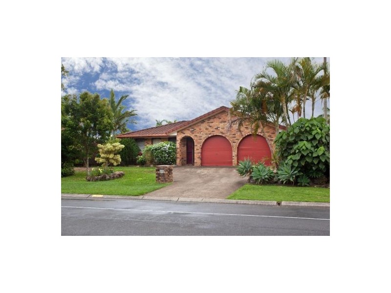 67 Barrier Reef Drive, Mermaid Waters QLD 4218