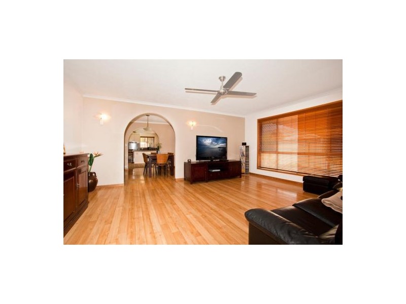 32 Bluejay Street, Burleigh Waters QLD 4220