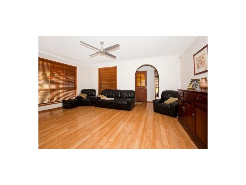 32 Bluejay Street, Burleigh Waters QLD 4220