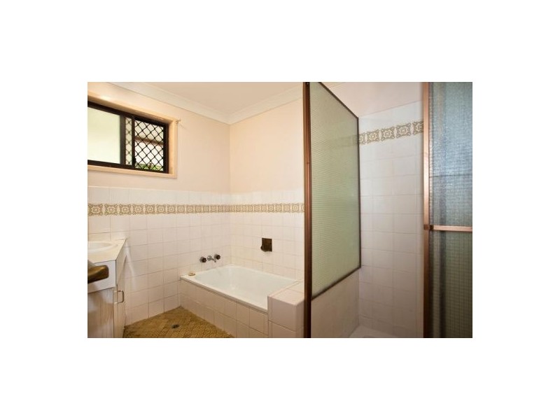 148 Acanthus Avenue, Burleigh Waters QLD 4220