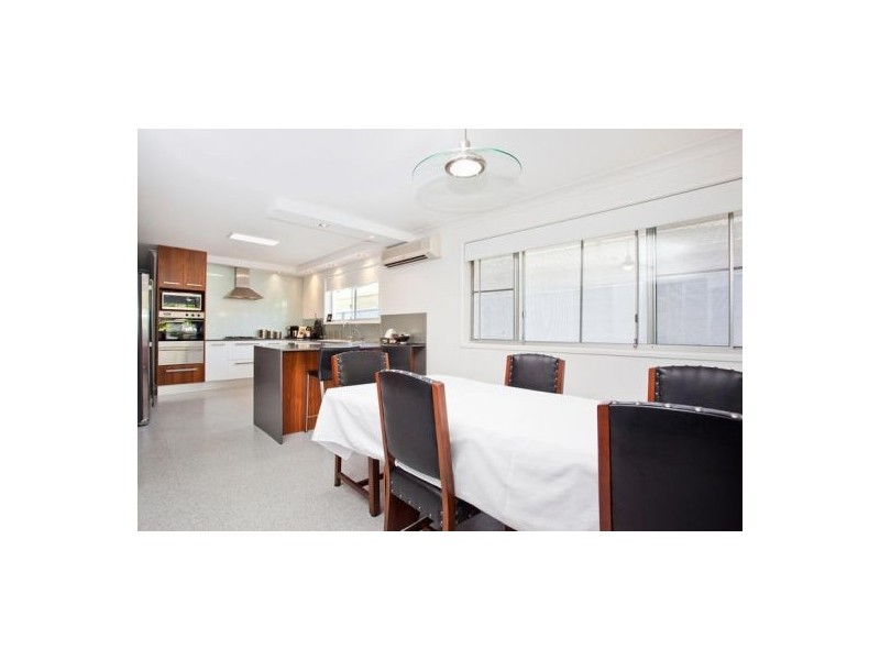 14 Warrina Crescent, Burleigh Waters QLD 4220