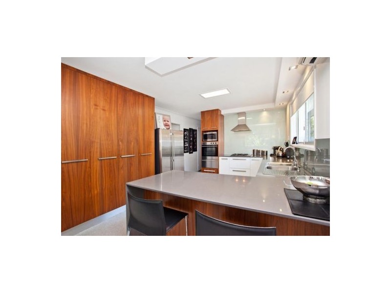 14 Warrina Crescent, Burleigh Waters QLD 4220