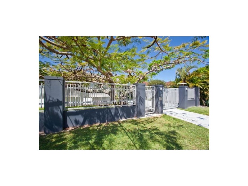 14 Warrina Crescent, Burleigh Waters QLD 4220