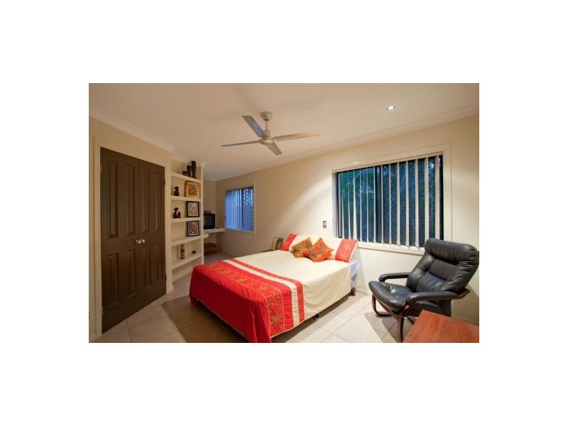 4 Dotterel Drive, Burleigh Waters QLD 4220