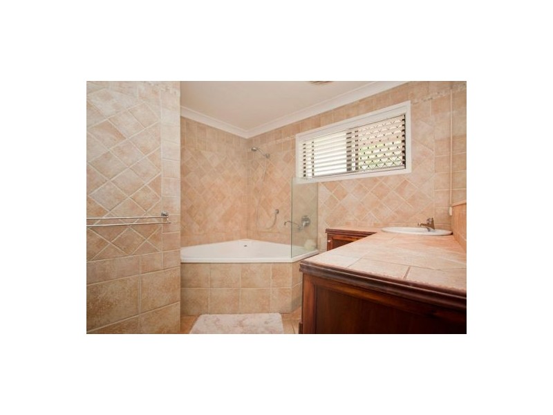 10 Pitta Place, Burleigh Waters QLD 4220